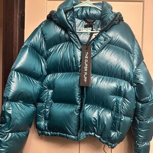 Aritzia The Super Puff Shorty Jacket